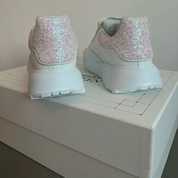 NIB Alexander McQueen White Court Trainer Leather Glitter Sneakers - Picture 2 of 4